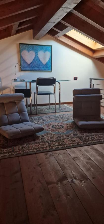 Gesuitirooms Sona Buitenkant foto