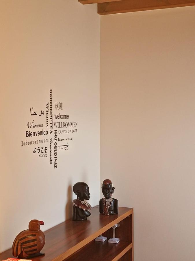 Gesuitirooms Sona Buitenkant foto