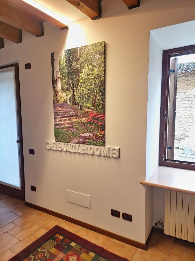 Gesuitirooms Sona Buitenkant foto