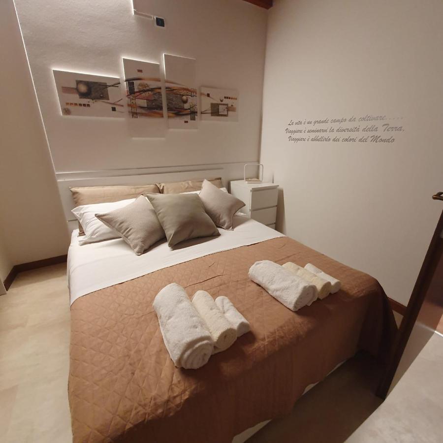 Gesuitirooms Sona Buitenkant foto